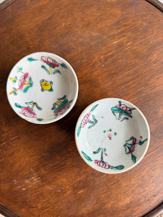Hand-Painted Chinese Porcelain Finger Bowl w/ Floral Motifs