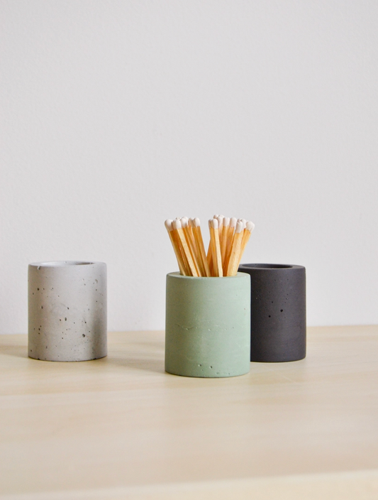 Round Match Pot w/ Striker Sticker